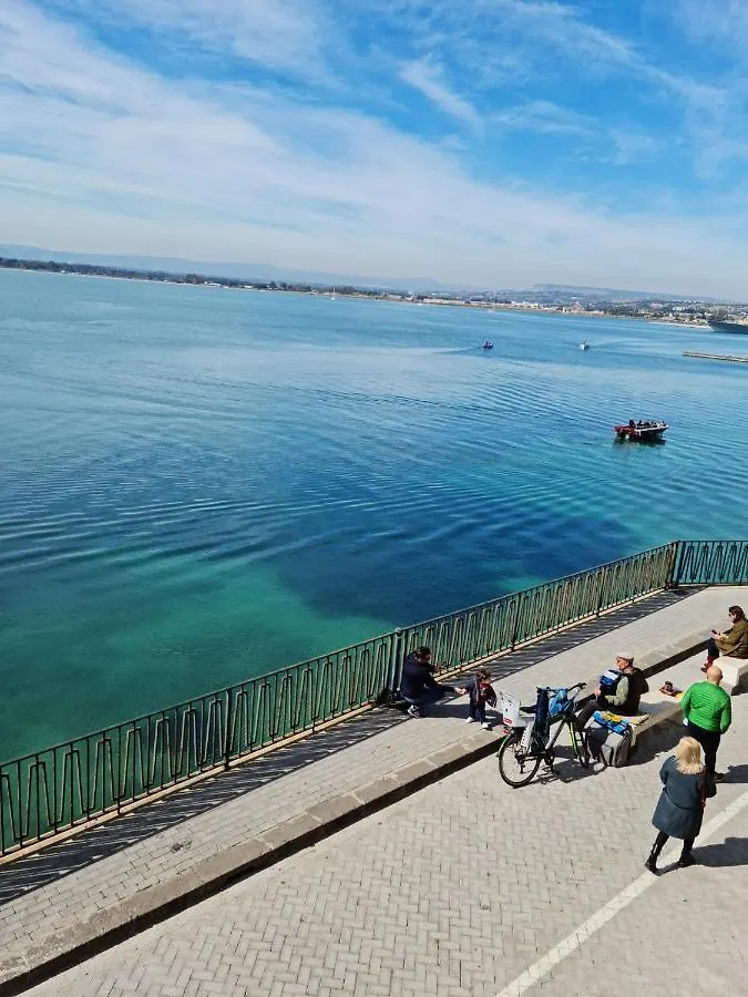 La finestra sul mare di Alfeo Appartamento Syracuse