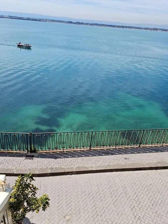 La finestra sul mare di Alfeo Appartamento Syracuse