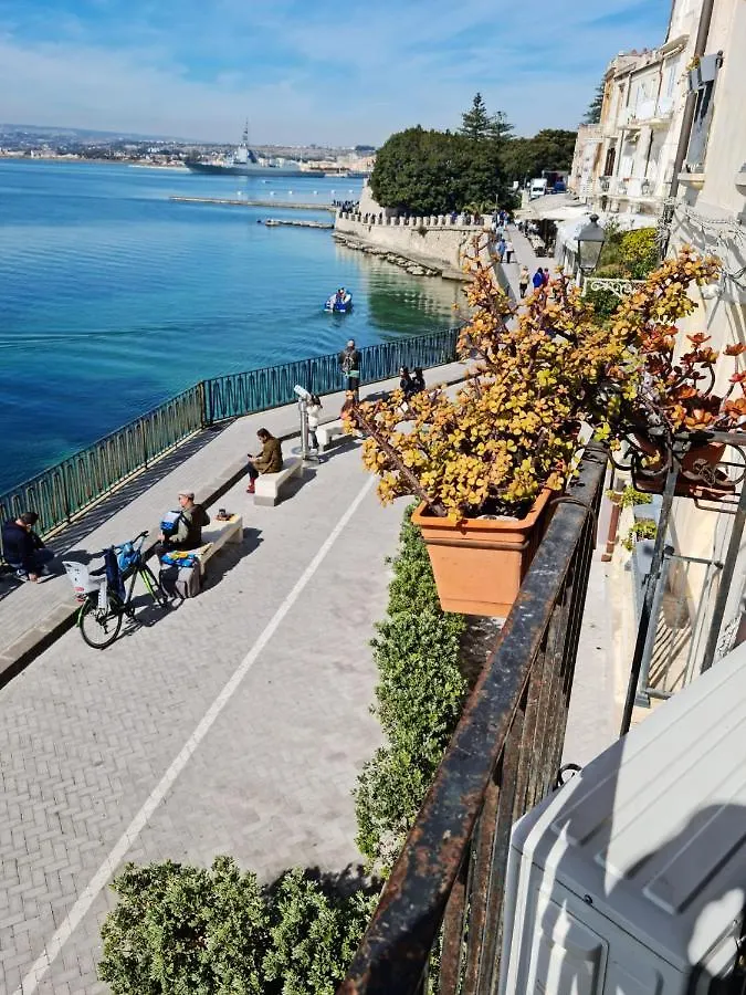 La finestra sul mare di Alfeo Appartamento Syracuse