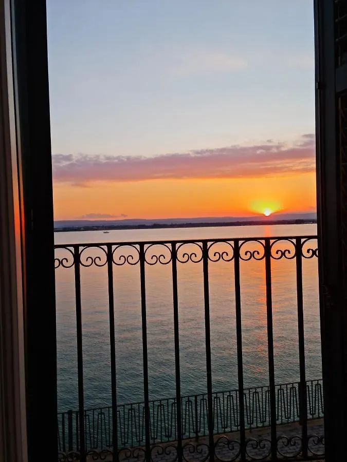 La finestra sul mare di Alfeo Appartamento Syracuse